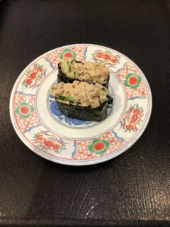 こんにちは！八食市場寿司です！
本日のおすすめネタです🐟

本日のイチオシネタは『自家製シーチキン』です！

ぜひお越しください！
　

🍣自家製シーチキン　　430円
　
　

 #八食センター #八食市場寿司  #八戸寿司 #八戸グルメ #八戸観光